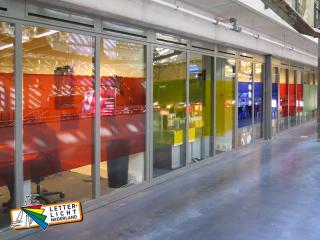 Gekleurde transparante glasfolie stroken